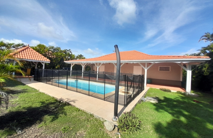 Belle villa de type F4 +mezzanine avec piscine et jardin - SAINTE-ANNE