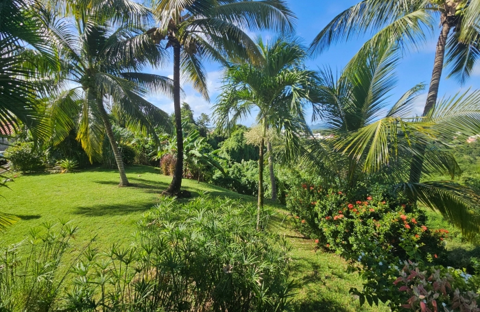 Charmante villa F5 avec piscine au calme