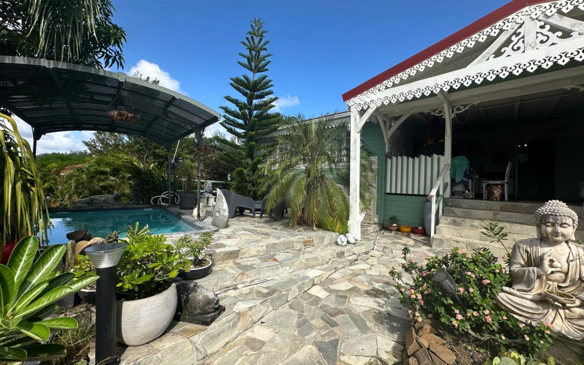 SAINTE ANNE- PROPRIETE VUE MER PANORAMIQUE 10000M² TERRAIN