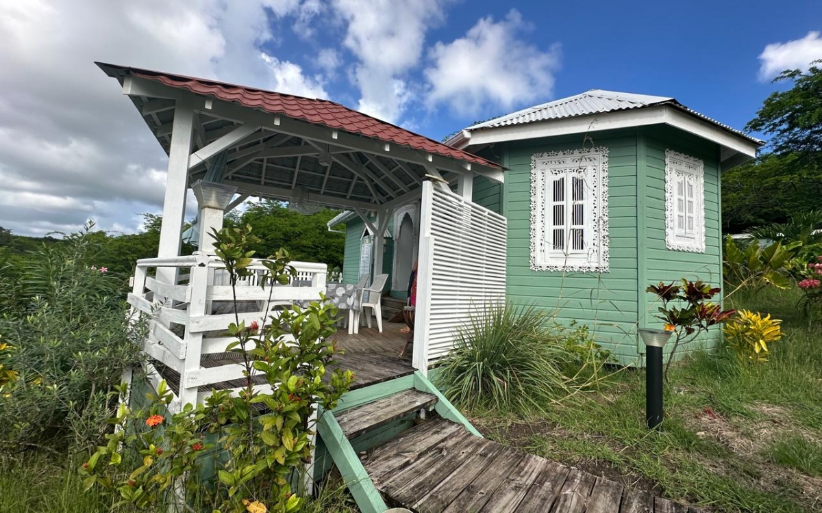 SAINTE ANNE- PROPRIETE VUE MER PANORAMIQUE 10000M² TERRAIN