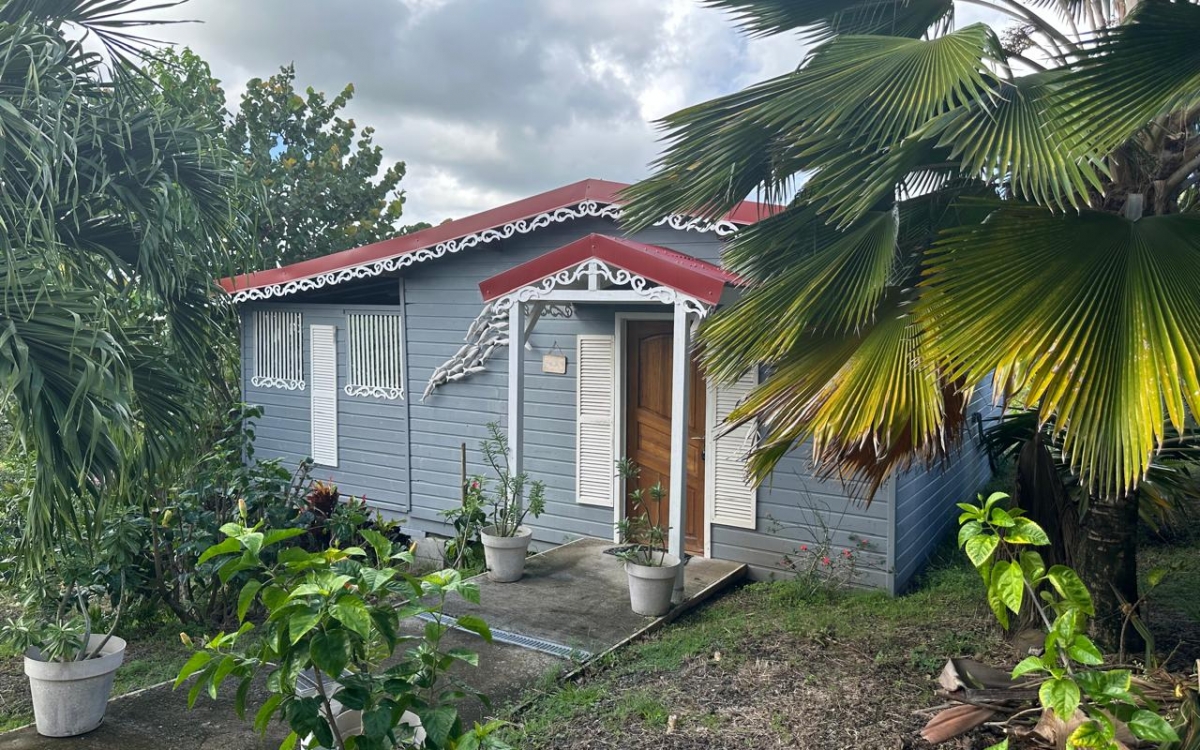 SAINTE ANNE- PROPRIETE VUE MER PANORAMIQUE 10000M² TERRAIN