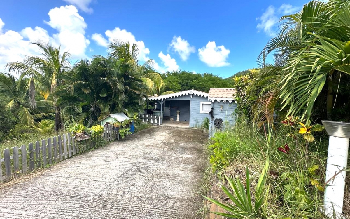 SAINTE ANNE- PROPRIETE VUE MER PANORAMIQUE 10000M² TERRAIN