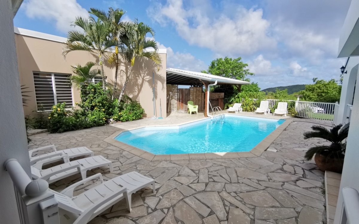 Grande villa avec piscine au Cap Macré