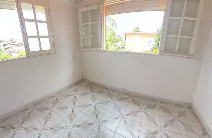 Vente Maison 240m² 4 pièces Le Lamentin