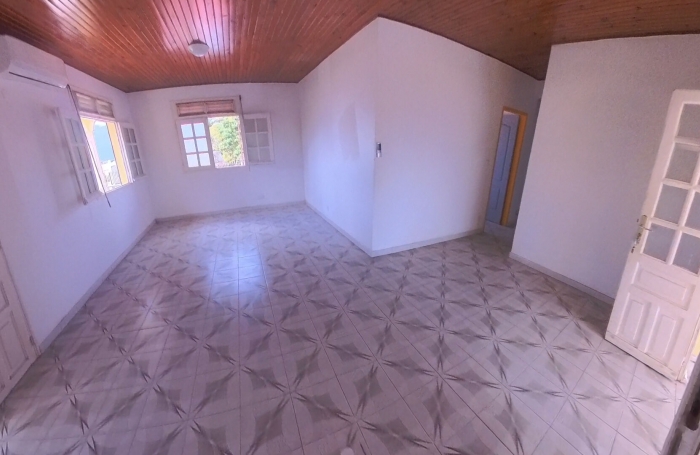 Vente Maison 240m² 4 pièces Le Lamentin