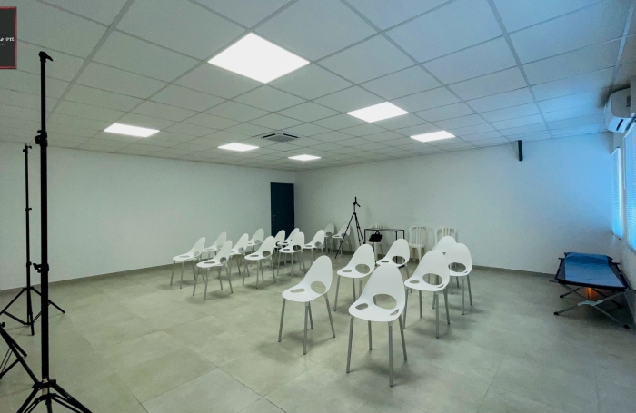 Local mixte de 55m2 à louer 1 150.00 €/mois au Lamentin