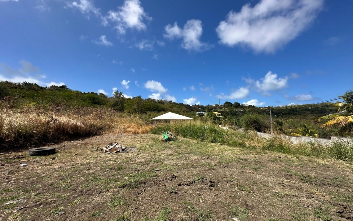 A VENDRE TERRAIN CAP MACRE 824m² VUR MER