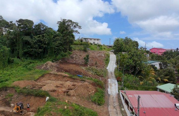 Beau terrain relativement plat - LE VAUCLIN