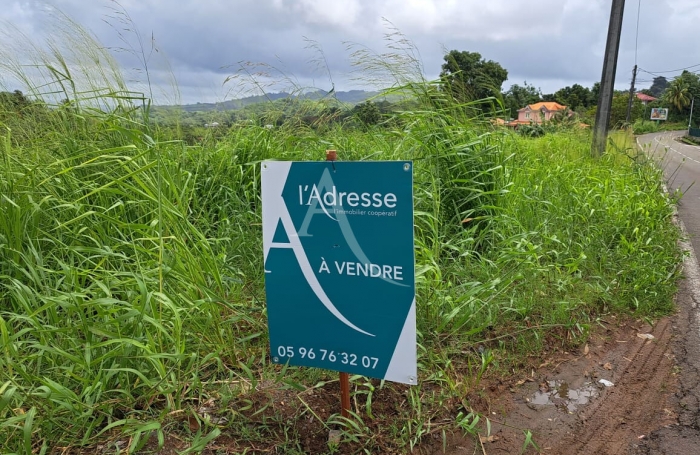 Vente Terrain 701m² Ducos