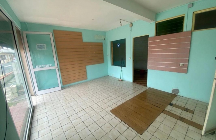 Location Local commercial 26m&sup2; 2 pi&#232;ces Saint-Esprit