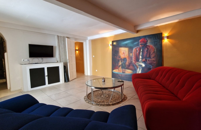 Maison de ville de type F5 sur trois niveaux - SAINT PIERRE