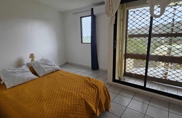 Lumineux F3 meubl&eacute; avec terrasses, proche CHU