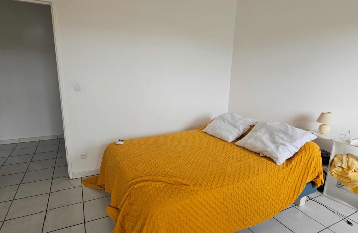 Lumineux F3 meubl&eacute; avec terrasses, proche CHU