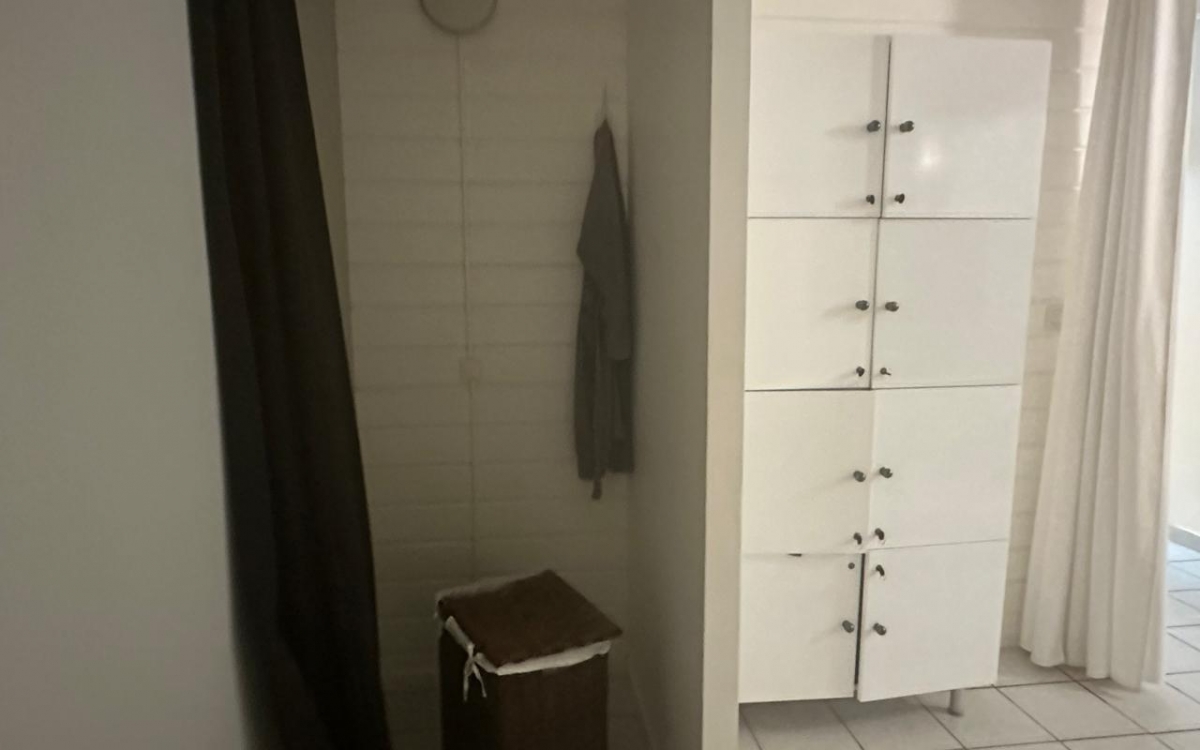 A LOUER local commercial 80m² meublé equipé climatisé