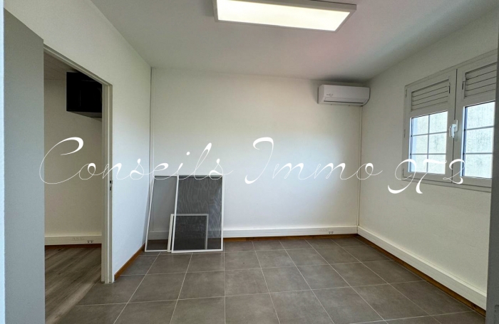 Location Local commercial 97213