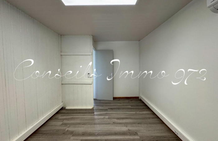 Location Local commercial 97213