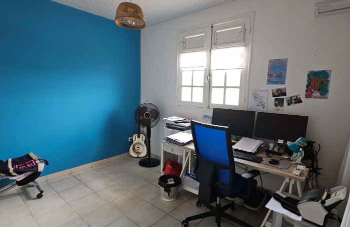 Maison F4/F5 avec piscine et grandes terrasses