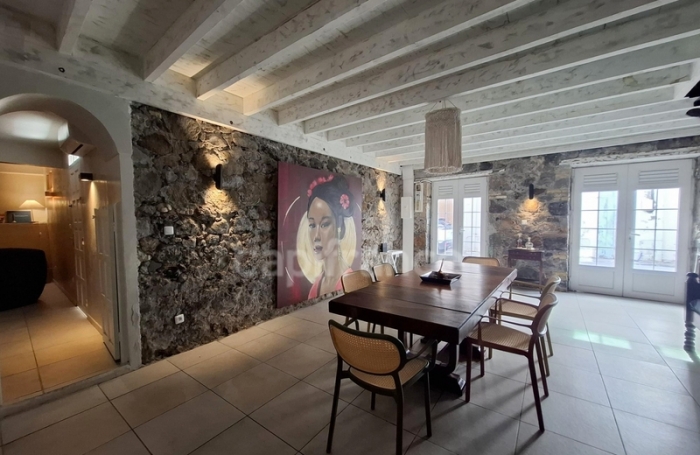 Vente Maison 145m&sup2; 6 pi&#232;ces Saint Pierre