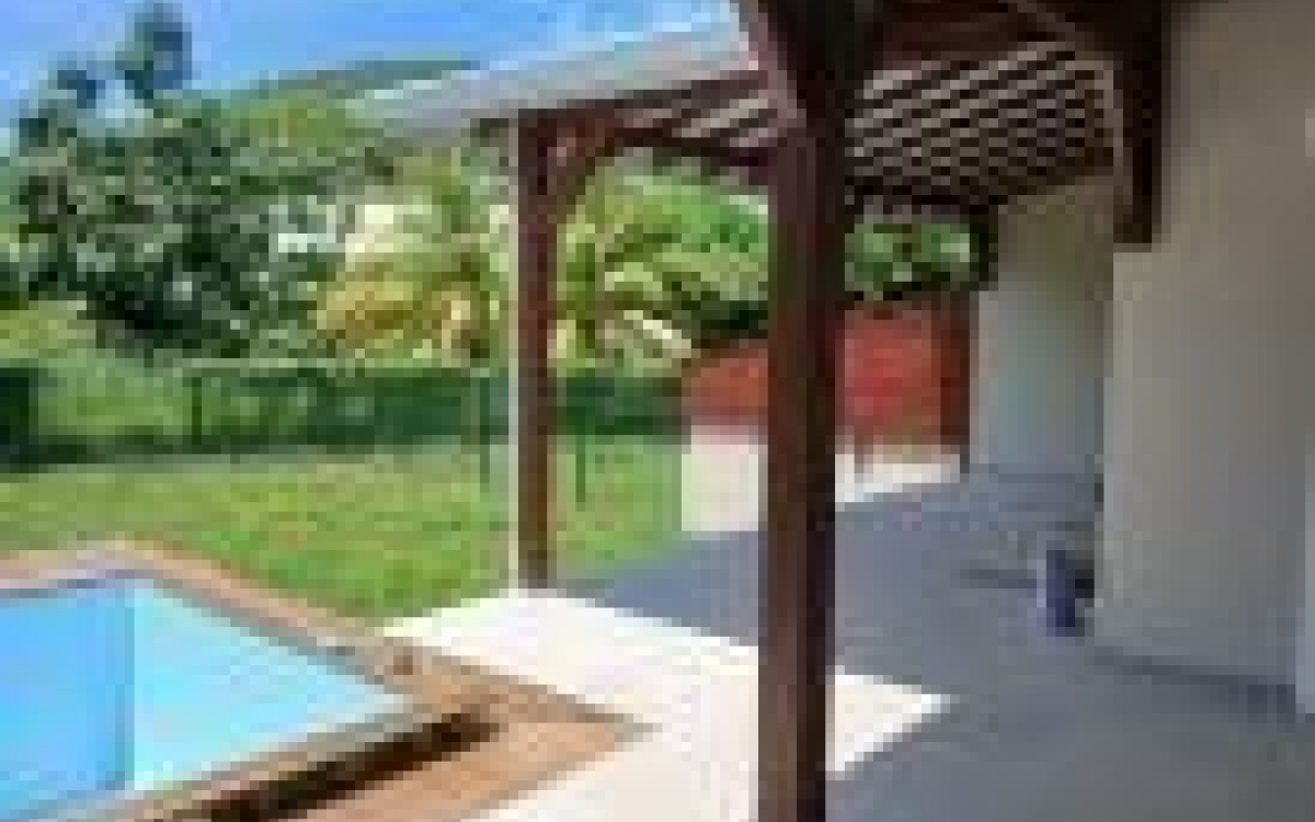 Villa T5 Neuve avec Piscine 300 m de la Plage- Anse-à-l'ane