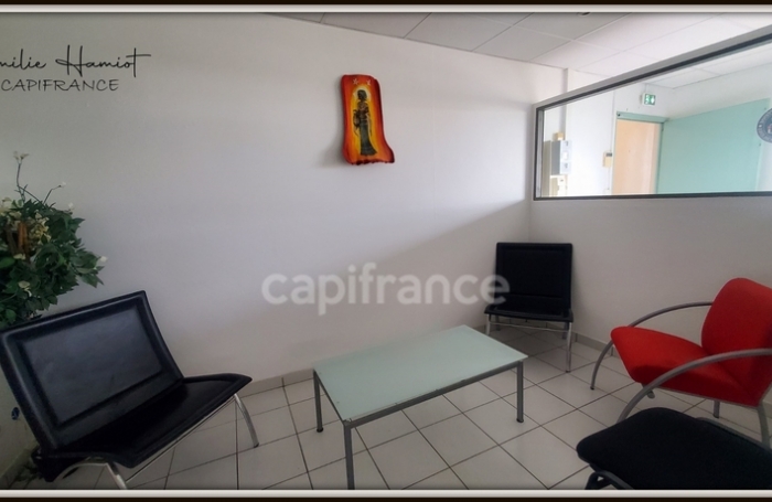 Location Bureaux 11m&sup2; 1 pi&#232;ce Le Lamentin