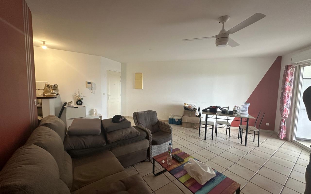 BEL APPARTEMENT DE TYPE 3 1ER ETAGE RESIDENCE SECURISEE