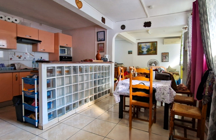 À vendre : Charmante maison de ville sur deux niveaux