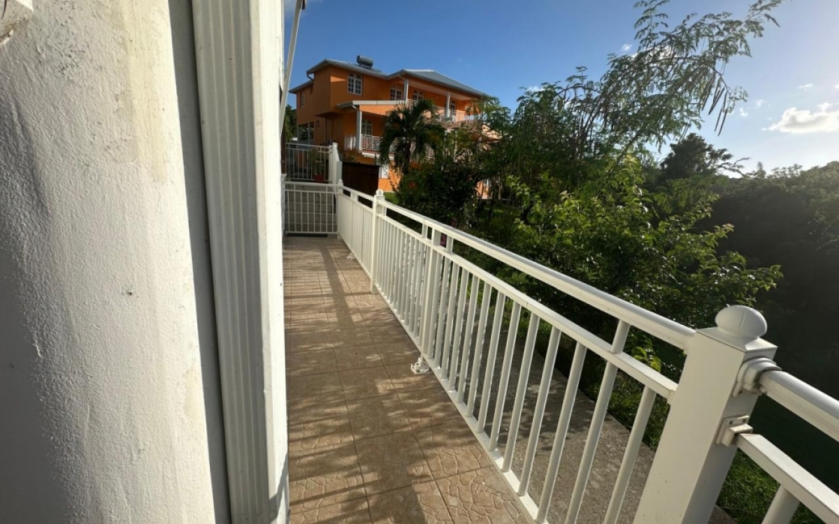 SAINTE ANNE APPARTMENT T2 DANS PETITE RESIDENCE TRANQUILLE