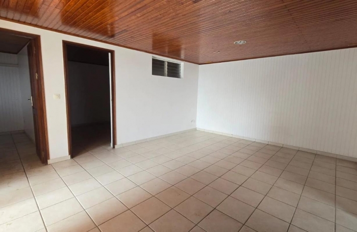 Location Local commercial 3 pi&#232;ces Ducos