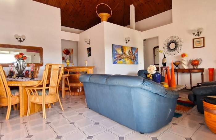 À vendre   Belle maison familiale avec jardin et vue dégagée à Saint Joseph, limite Fort-de-France