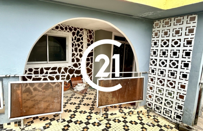 Vente Maison 185.00m&sup2; 7 pi&#232;ces Saint-Joseph