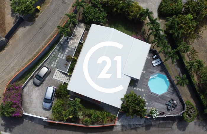 Vente Maison 98.00m&sup2; 4 pi&#232;ces Le François