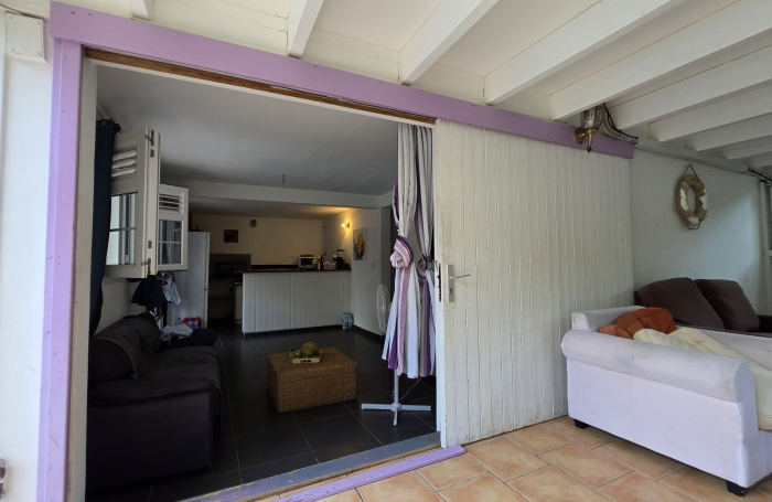 À vendre : Appartement T3 face à la piscine, proche plage, avec grande terrasse à CASE-PILOTE