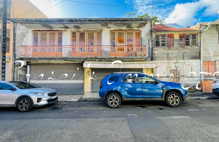 À Vendre   Ensemble Immobilier à réinventer   Bourg du Marin