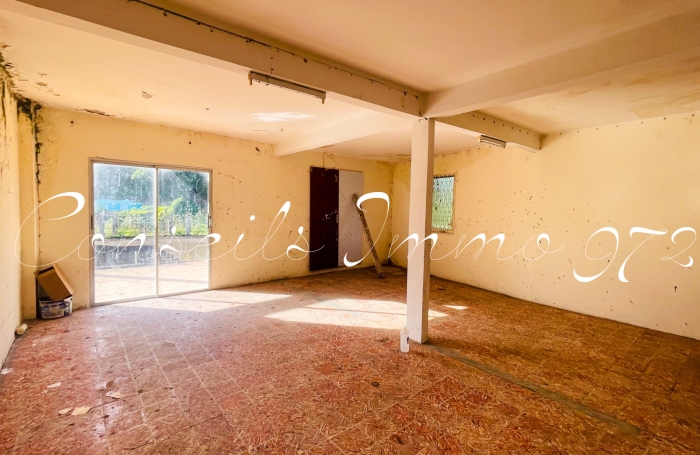 À Vendre   Ensemble Immobilier à réinventer   Bourg du Marin