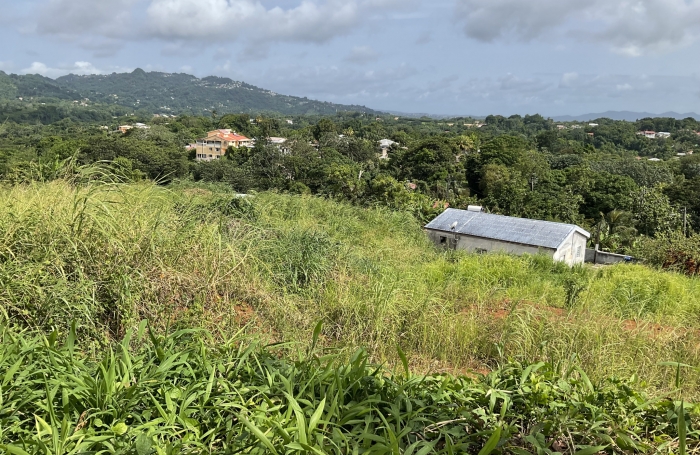 Terrain à bâtir de 495.48 m2 - LE ROBERT