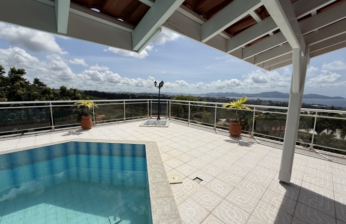 Superbe propriété en impasse avec vue mer - SHOELCHER