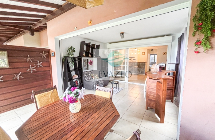 Appartement T2 67m2 + parking fermé - piscine - TROIS-ILETS