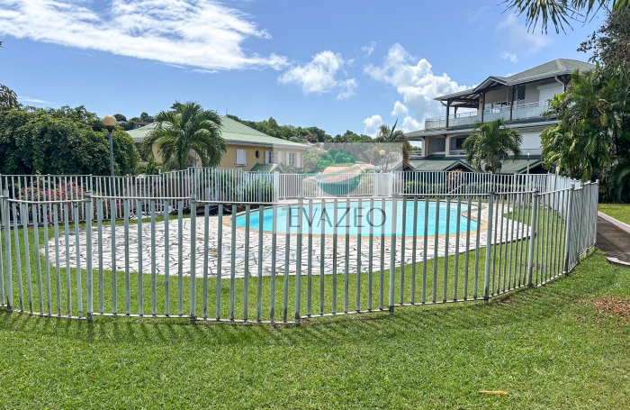 Appartement T2 67m2 + parking fermé - piscine - TROIS-ILETS