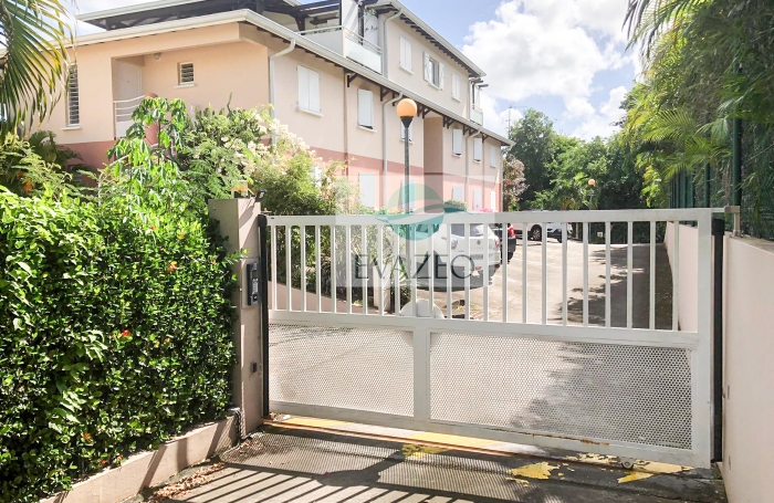 Appartement T2 67m2 + parking fermé - piscine - TROIS-ILETS