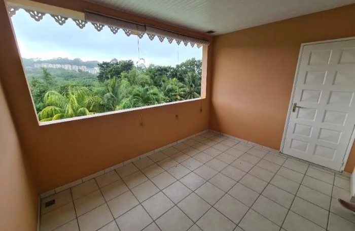 Location Appartement 72m&sup2; 3 pièces Fort de france