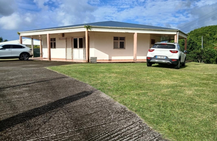 Location Local commercial Ducos