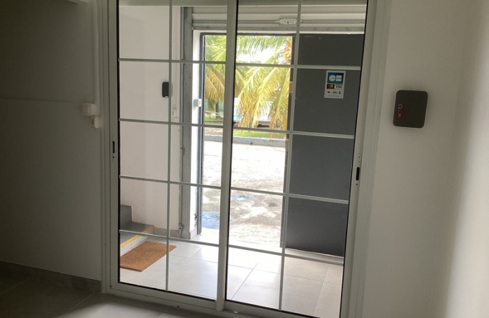 À LOUER   LOCAL COMMERCIAL / PROFESSIONNEL   ZONE JAMBETTE   LAMENTIN