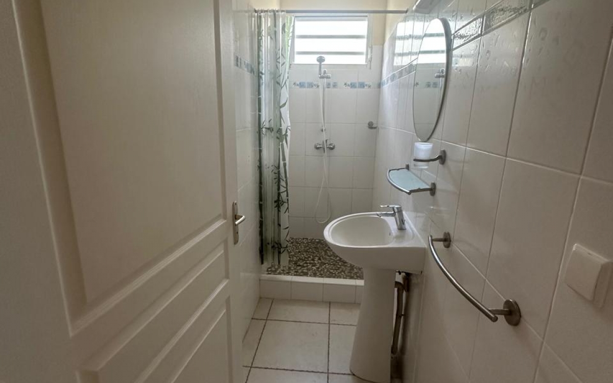 A LOUER APPARTEMENT  T3 MEUBLE AVEC 2 TERRASSES