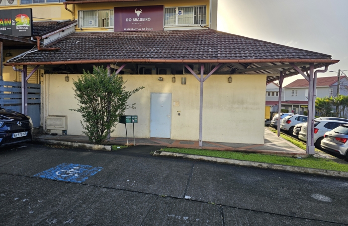 Local professionnel - 100 m2 - Cluny - 97233 SCHOELCHER