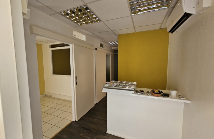 Local professionnel - 100 m2 - Cluny - 97233 SCHOELCHER