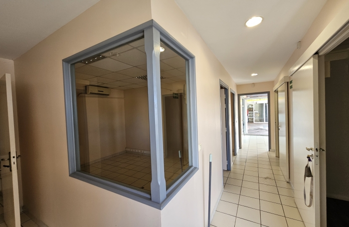 Local professionnel - 100 m2 - Cluny - 97233 SCHOELCHER