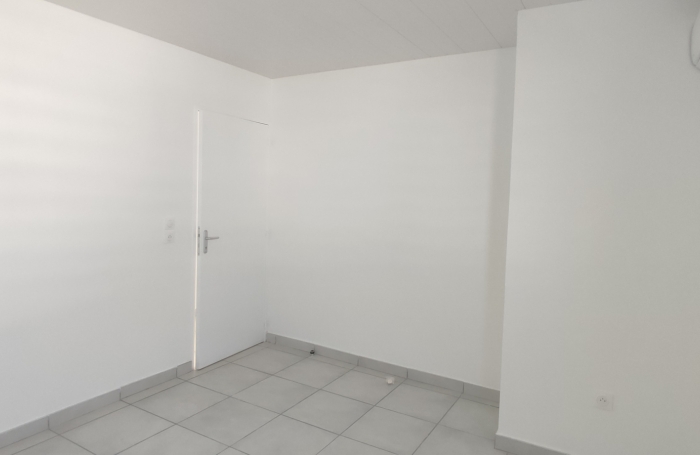 jolie maison Jumel&eacute;e en duplex- plafond de revenu impos&eacute;