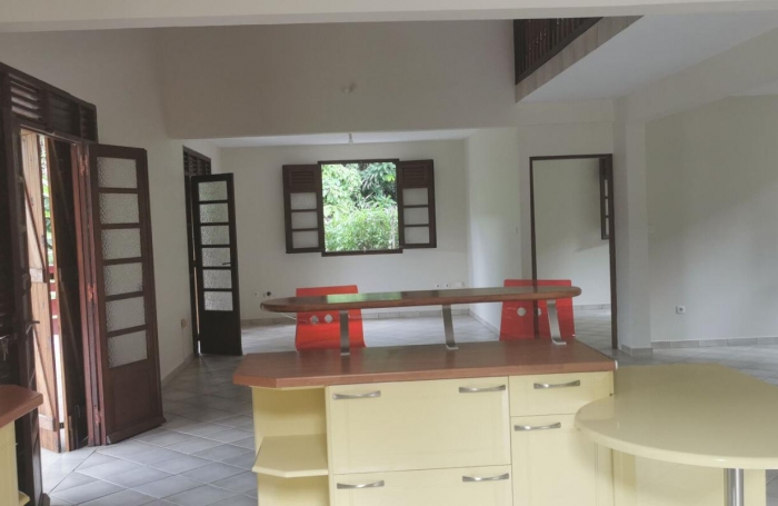 Location Maison 157m&sup2; 6 pièces Saint-Joseph