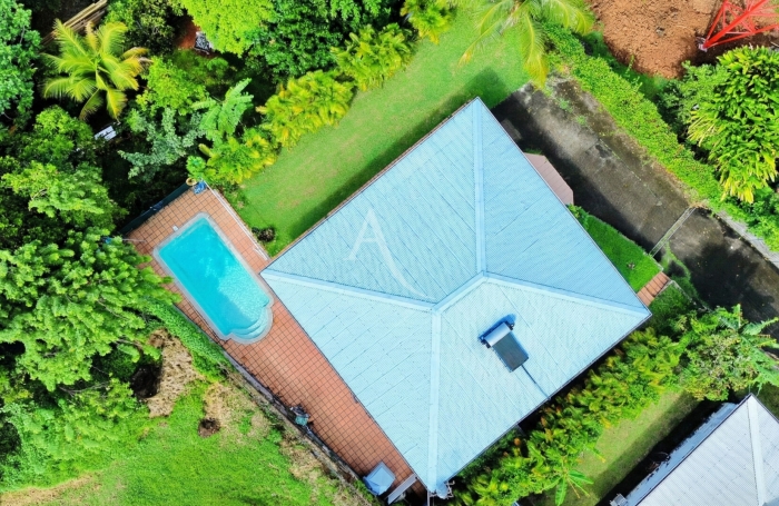 Vente Maison 110m&sup2; 5 pi&egrave;ces Rivi&egrave;re Sal&eacute;e