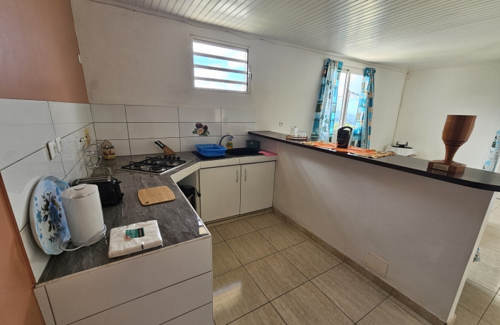 T2 meubl&eacute; en R+1 vue campagne panoramique.